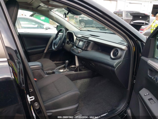 Toyota Rav4 Xle 2018 2T3RFREV9JW832982 Image 5