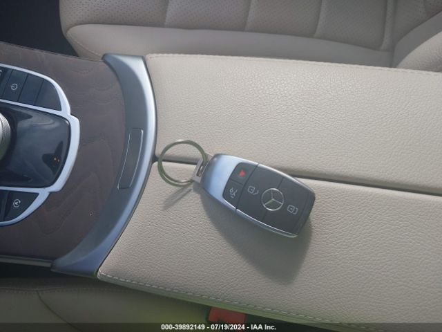 W1KWF8DBXMR622986 Mercedes-Benz C 300 Sedan