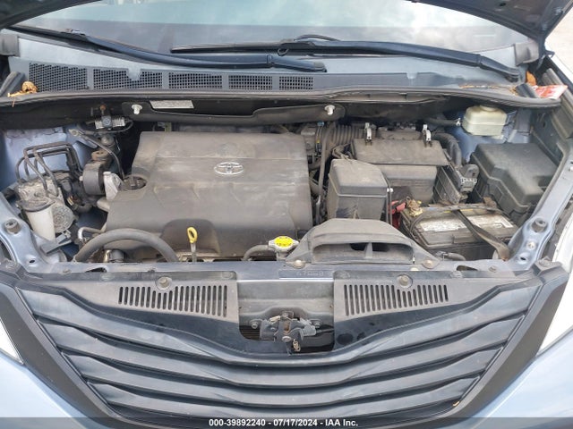 Toyota Sienna L 7 Passenger 2015 5TDZK3DC2FS673496 Image 10