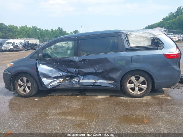 Toyota Sienna L 7 Passenger 2015 5TDZK3DC2FS673496 Image 14