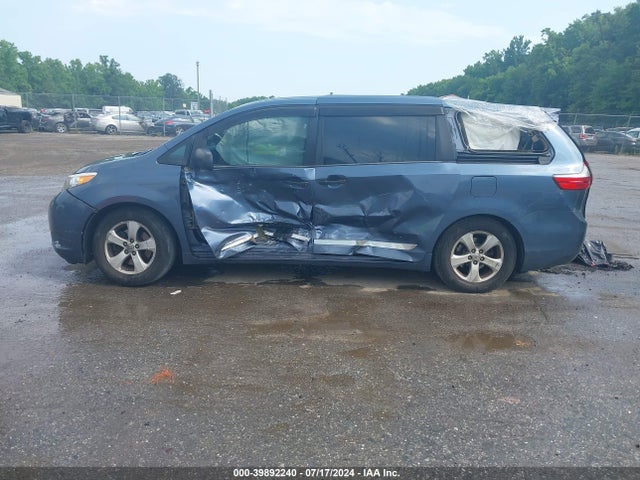 Toyota Sienna L 7 Passenger 2015 5TDZK3DC2FS673496 Image 3