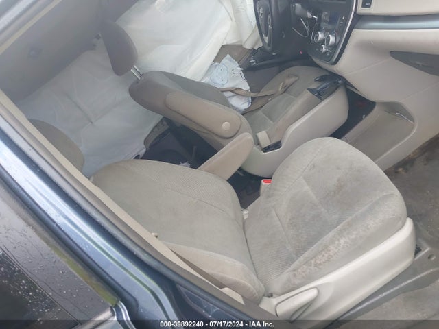 Toyota Sienna L 7 Passenger 2015 5TDZK3DC2FS673496 Image 5