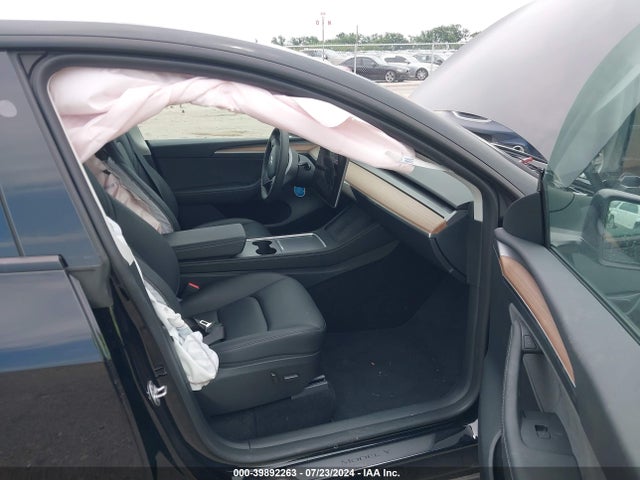2024 TESLA MODEL Y 7SAYGDED8RF022380 Photo 4