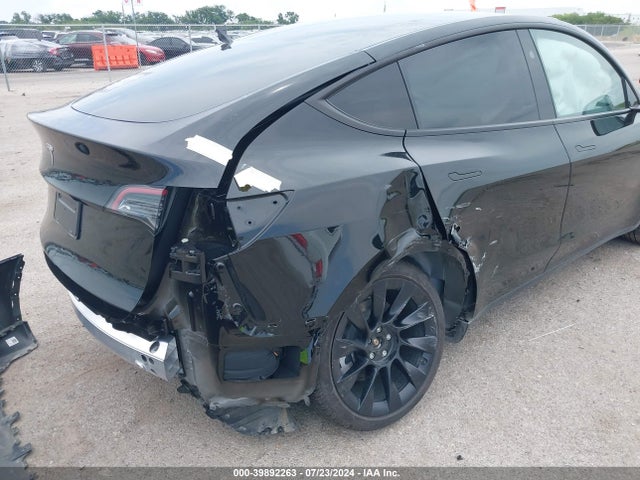 2024 TESLA MODEL Y 7SAYGDED8RF022380 Photo 5