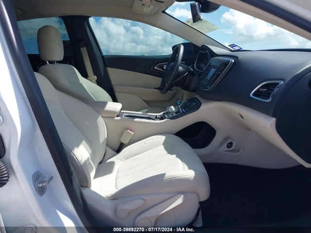 Chrysler 200 Limited 2015 1C3CCCAB0FN757695 Image 5