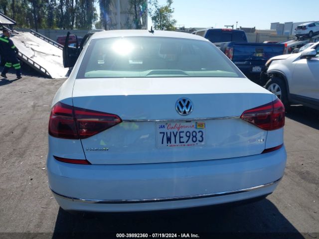1VWAT7A32HC010257 Volkswagen Passat 1.8t S