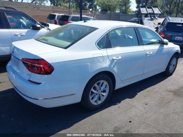 1VWAT7A32HC010257 Volkswagen Passat 1.8t S