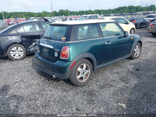 2010 MINI COOPER WMWMF3C51ATZ26798 Photo 3