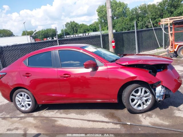 3MYDLBYV7HY156107 Toyota YARIS IA
