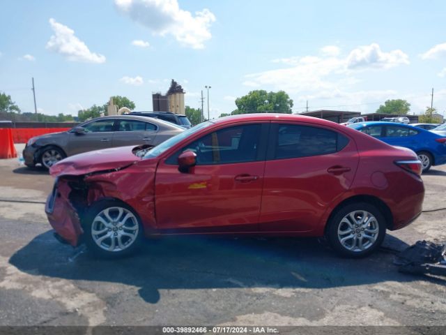 3MYDLBYV7HY156107 Toyota YARIS IA