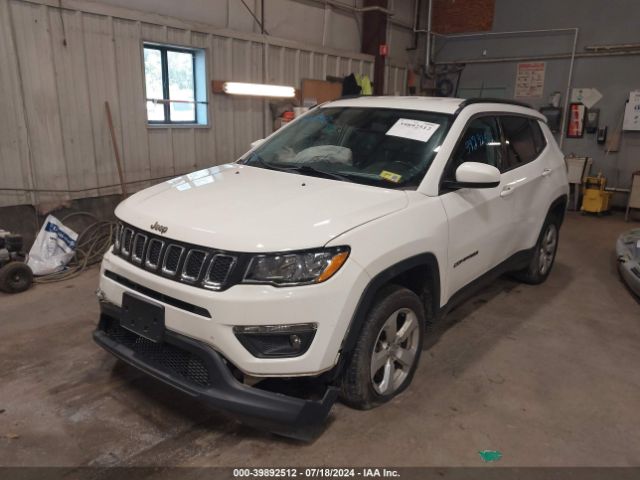 3C4NJDBB7JT456946 Jeep Compass Latitude 4x4