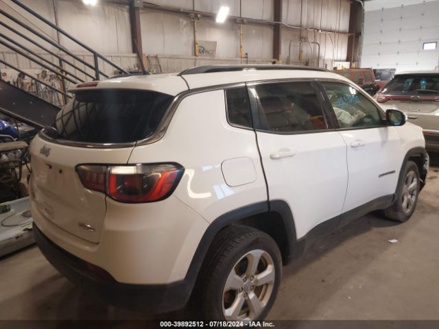3C4NJDBB7JT456946 Jeep Compass Latitude 4x4