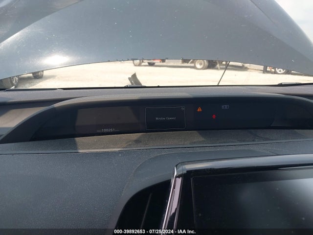 JTDKARFU5K3083608 Toyota Prius Limited