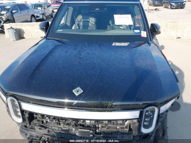 7PDSGABA7PN004018 Rivian R1s Adventure