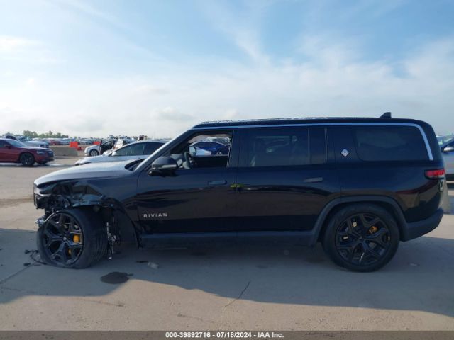 7PDSGABA7PN004018 Rivian R1s Adventure