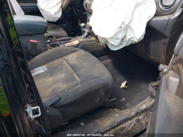 1C4HJXDG7NW235015 Jeep Wrangler Unlimited Sport 4x4