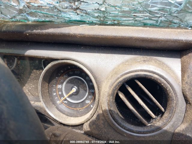 1C4HJXDG7NW235015 Jeep Wrangler Unlimited Sport 4x4