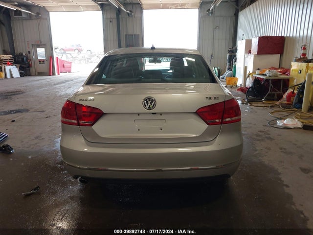 1VWBT7A36FC043182 Volkswagen Passat 1.8t Se