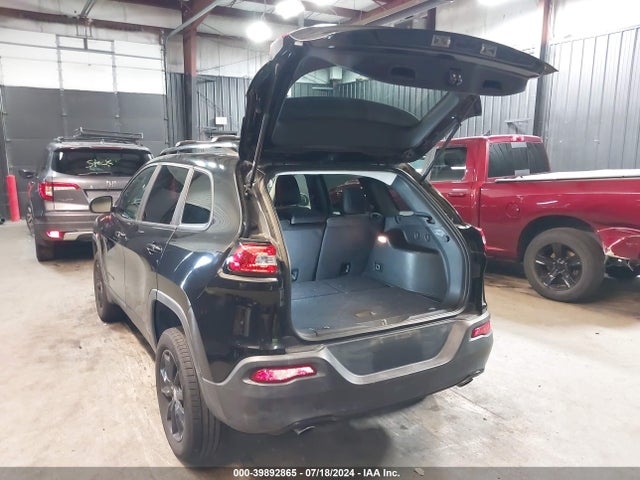 1C4PJMCS2EW285854 Jeep Cherokee Altitude