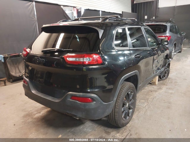 1C4PJMCS2EW285854 Jeep Cherokee Altitude
