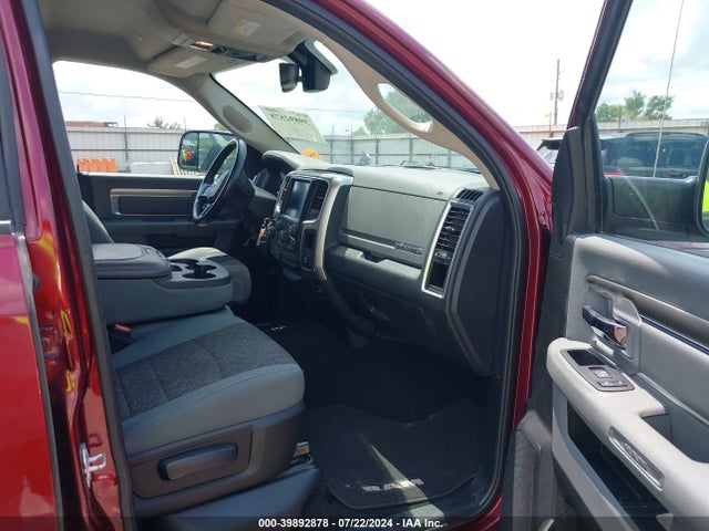 1C6RR7TT1JS186110 RAM 1500 Big Horn  4x4 6'4 Box