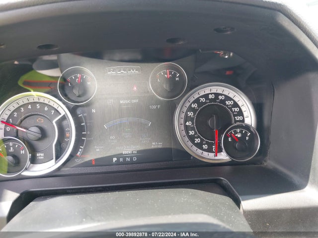 1C6RR7TT1JS186110 RAM 1500 Big Horn  4x4 6'4 Box