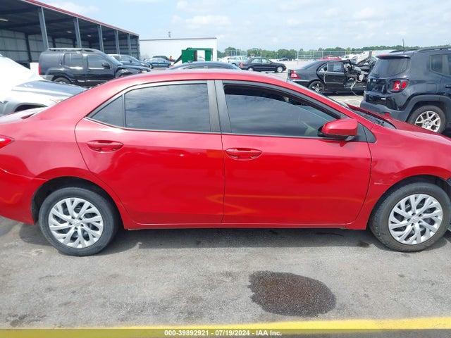 Toyota COROLLA LE 2018 5YFBURHE8JP849432 Image 13