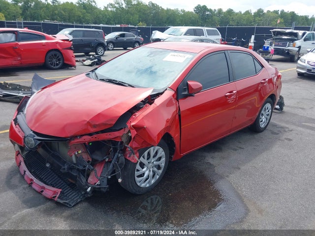 Toyota COROLLA LE 2018 5YFBURHE8JP849432 Image 2