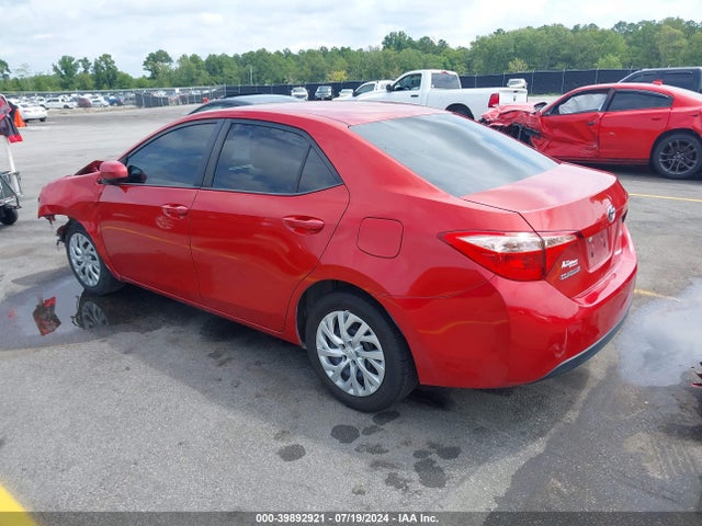 Toyota COROLLA LE 2018 5YFBURHE8JP849432 Image 3
