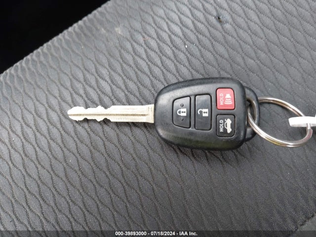 Toyota COROLLA LE 2018 2T1BURHE6JC022397 Image 11