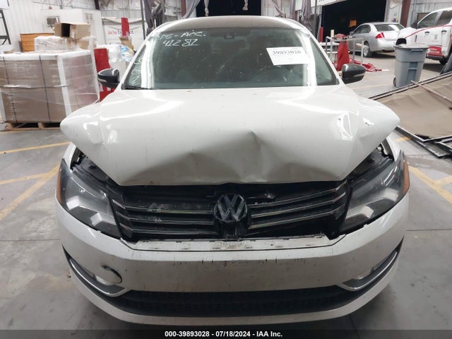 1VWBT7A30FC072239 Volkswagen Passat 1.8t Sport