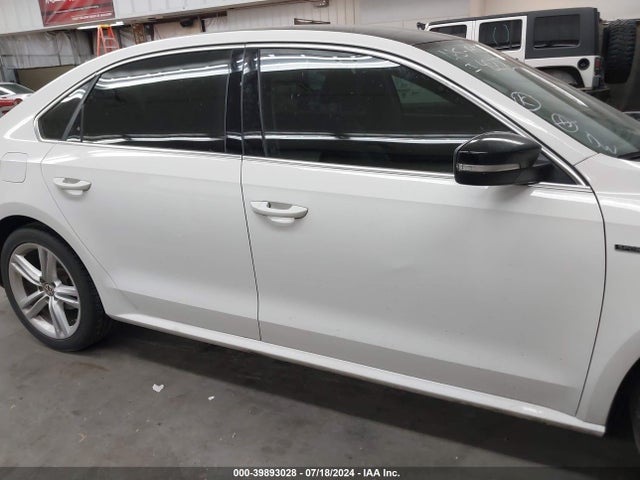 1VWBT7A30FC072239 Volkswagen Passat 1.8t Sport