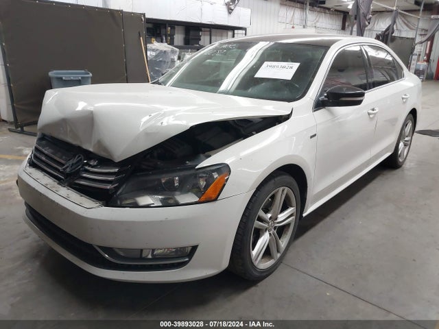 1VWBT7A30FC072239 Volkswagen Passat 1.8t Sport