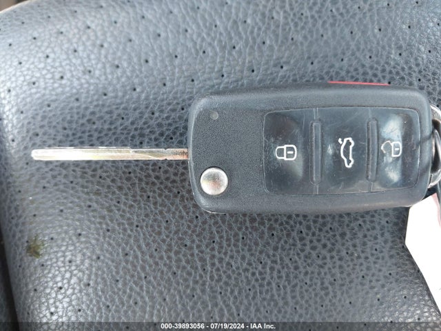 Продажа на аукционе авто 2012 Volkswagen Eos Komfort, vin: WVWBW7AHXCV000745, номер лота: 39893056