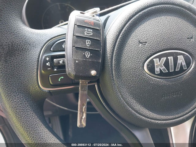 KIA Optima Lx 2018 5XXGT4L30JG267741 Image 11