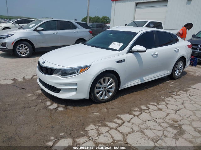 KIA Optima Lx 2018 5XXGT4L30JG267741 Image 2