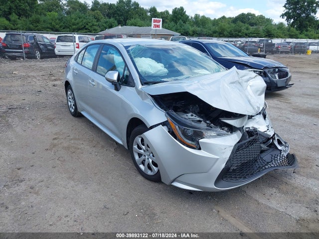 Toyota COROLLA LE 2022 5YFEPMAE2NP317309 главное изображение