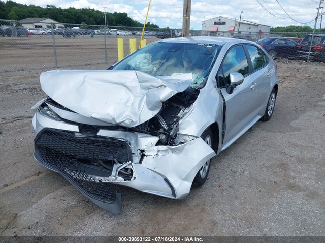Toyota COROLLA LE 2022 5YFEPMAE2NP317309 Image 2