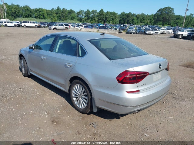 1VWBT7A37HC005902 Volkswagen Passat 1.8t Se