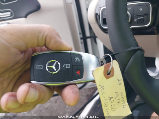 W1K3G4FB0MJ286964 Mercedes-Benz A 220 4matic