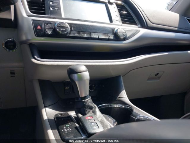 5TDKZRFH7JS535289 Toyota Highlander Xle