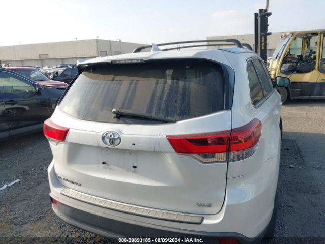 5TDKZRFH7JS535289 Toyota Highlander Xle