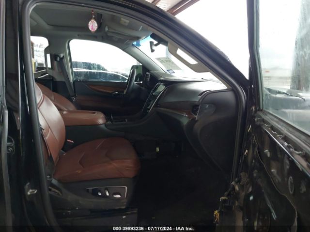 1GYS3BKJ7GR439259 Cadillac Escalade Luxury Collection