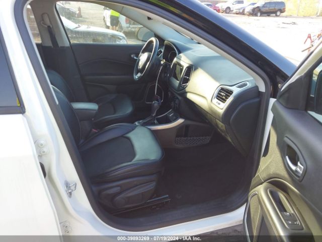 3C4NJCBB0JT124356 Jeep Compass Latitude Fwd