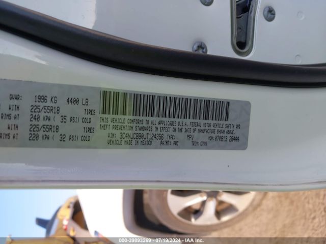 3C4NJCBB0JT124356 Jeep Compass Latitude Fwd