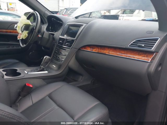 2LMHJ5NK2KBL04326 Lincoln Mkt Livery