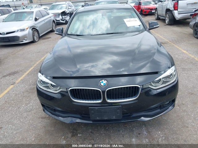 WBA8A9C50JAH12693 BMW 320i