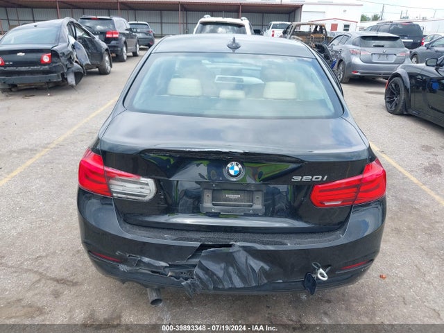 BMW 320i 2018 WBA8A9C50JAH12693 Image 16