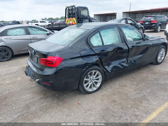 BMW 320i 2018 WBA8A9C50JAH12693 Image 4