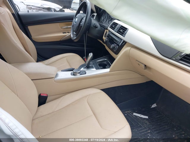 BMW 320i 2018 WBA8A9C50JAH12693 Image 5